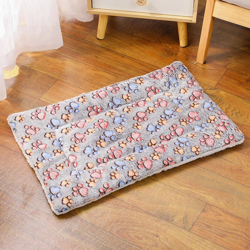 Cozy Plush Pet Bed - Self-Warming Cushion for Cats & Small Dogs