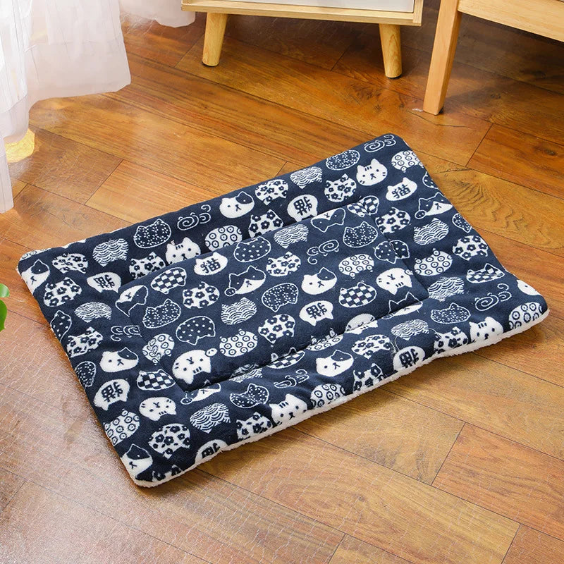 Reversible Flannel Pet Blanket - Soft Warm Mat for Cats & Dogs