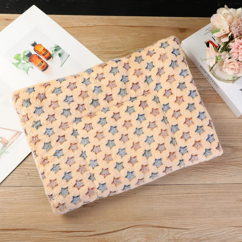 Cozy Plush Pet Bed - Self-Warming Cushion for Cats & Small Dogs