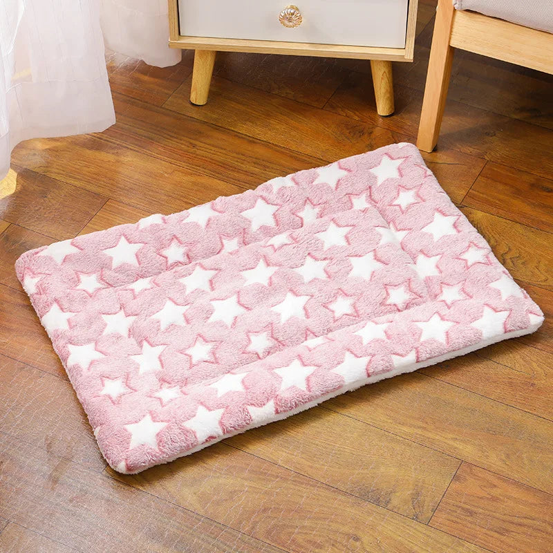 Cozy Plush Pet Bed - Self-Warming Cushion for Cats & Small Dogs
